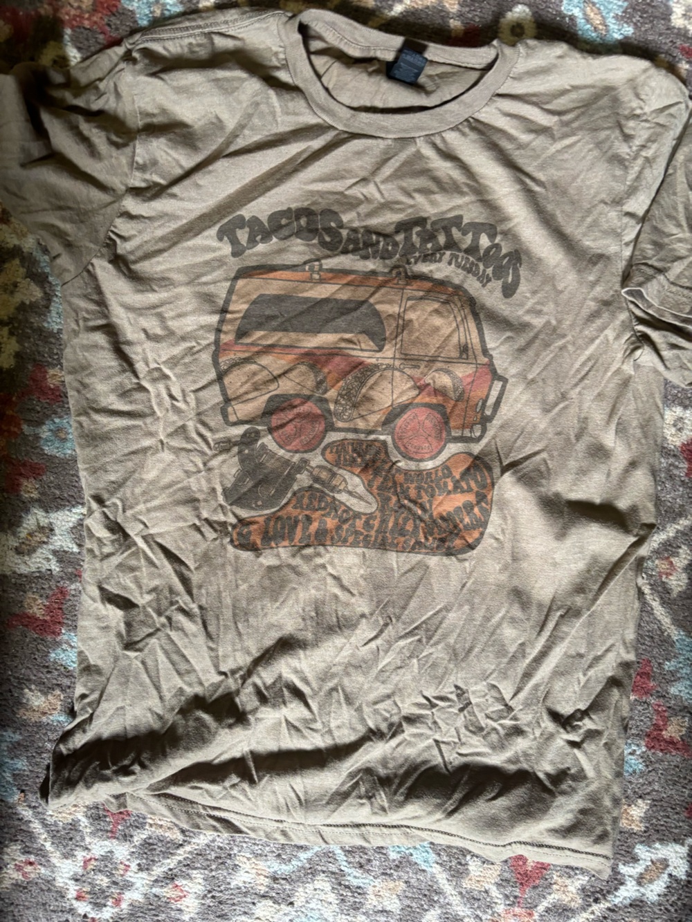 Tacos & tattoos Vintage Graphic Hoodie with Leopard & Car Design - Beige